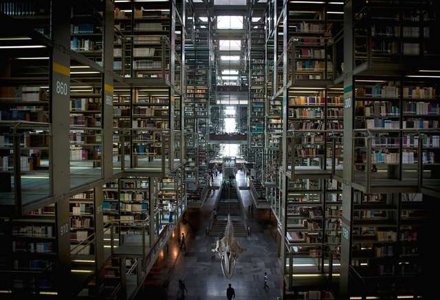 Ефектна бібліотека у Мехіко - фото 279178