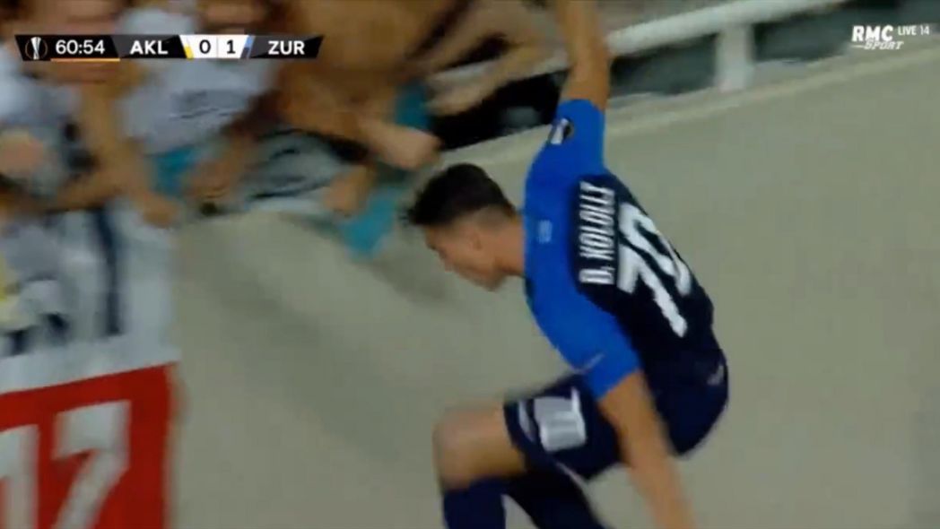 Футболіст епічно впав, святкуючи гол у Лізі Європи