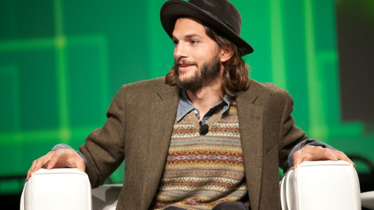 Ештон Катчер збив на авто підлітка, але тому навіть сподобалося