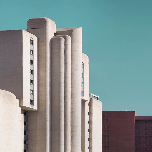 Фотограф показує мінімалізм в міській архітектурі - фото 277111