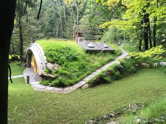 Як виглядає заміський будиночок, про який мріє кожен - фото 279149