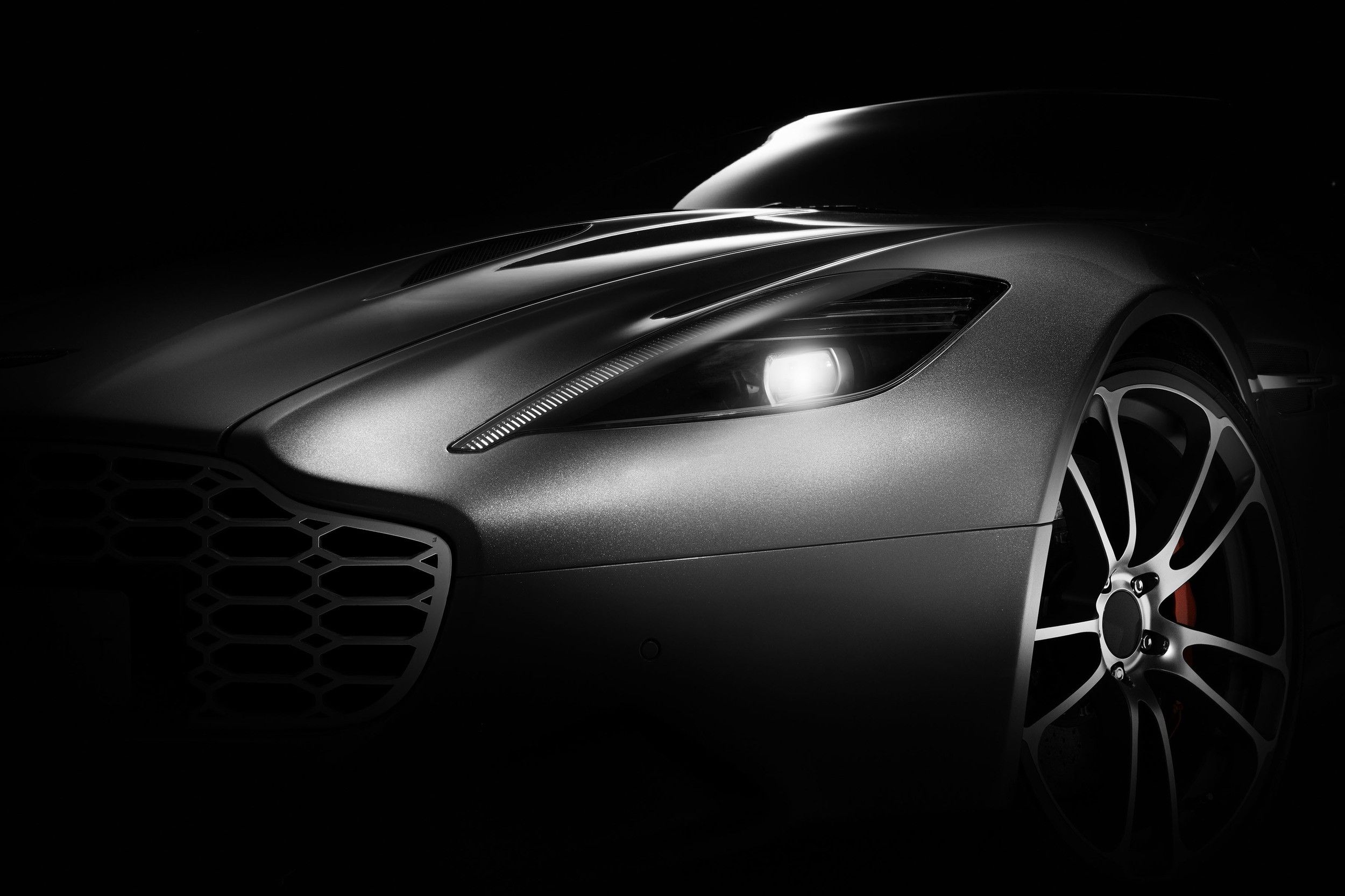 Aston Martin анонсував новий гіперкар Project 003