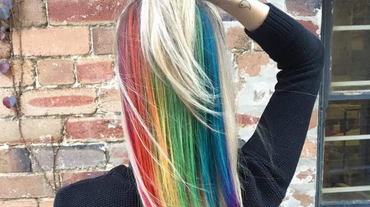 "Веселкове" волосся підкорює весь світ