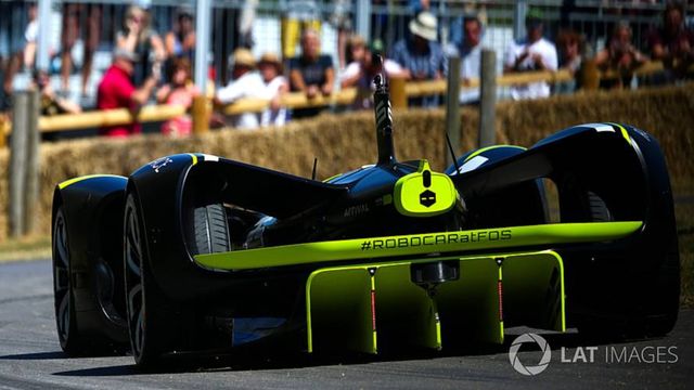 У 2019 році без реальних гонщиків у Roborace не обійдеться. - фото 275006