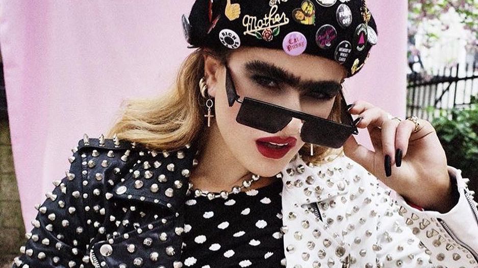 Модель з унікальною зовнішністю викликала суперечки в мережі