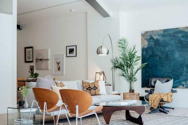 У лісі звели унікальний двоповерховий будинок- фото 275694