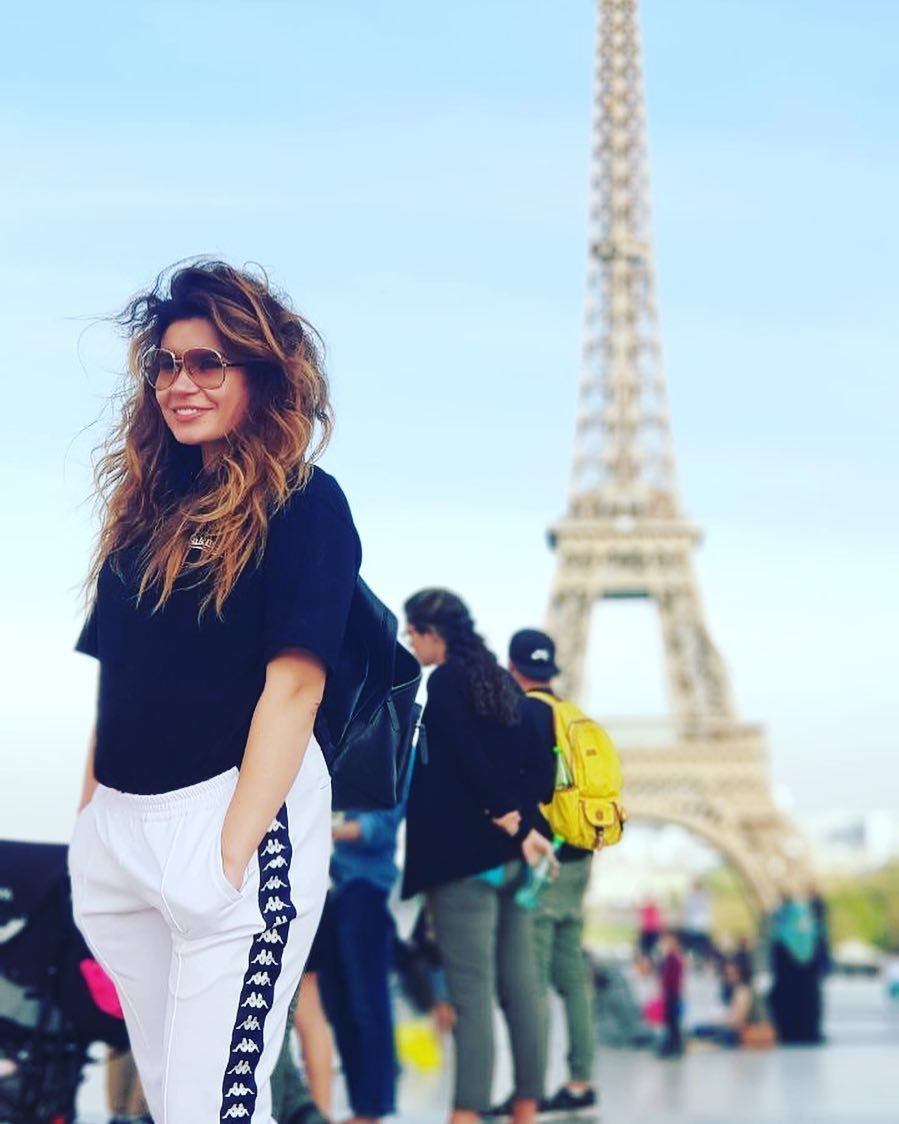 Дружина MONATIK'а у купальнику - фото 1