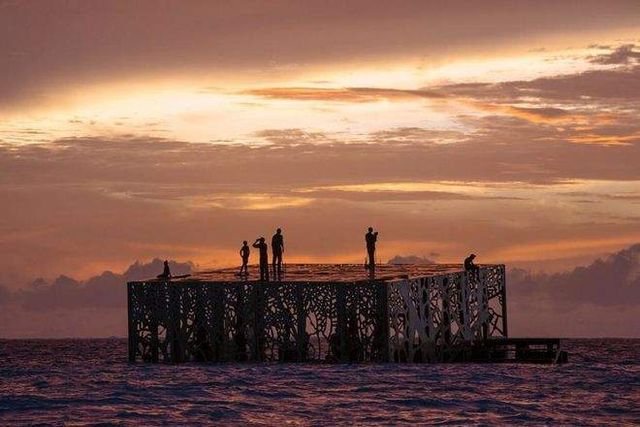 На Мальдивах відкрили унікальну галерею - фото 274997