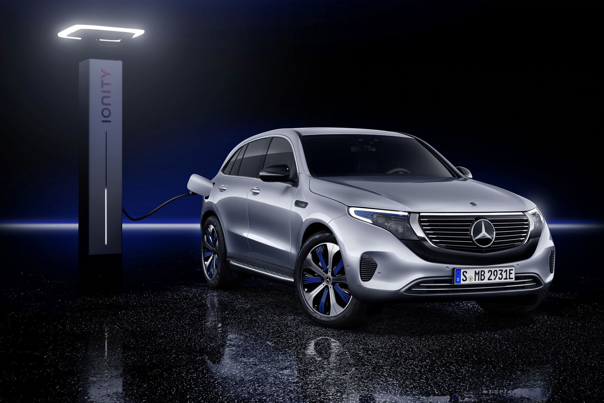 Mercedes-Benz представив електрокросовер EQ C