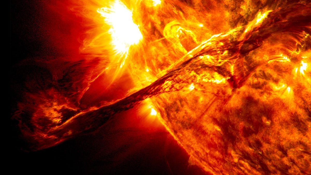 Обсерваторія NASA зняла яскравий спалах на Сонці