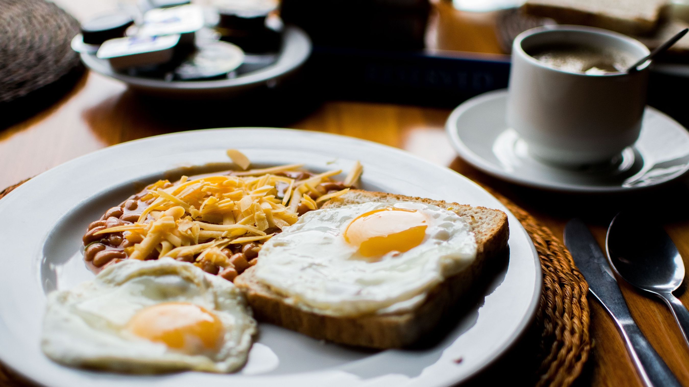Вчені з'ясували, у котрій годині потрібно снідати, щоб схуднути