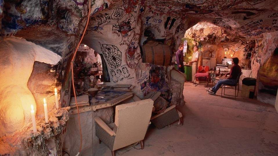 Як виглядає унікальне шахтарське містечко посеред пустелі