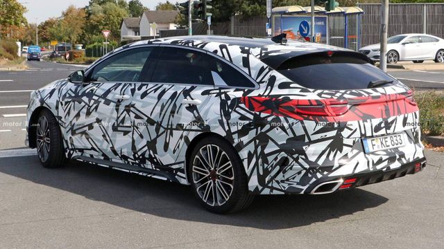 У США помітили під час дорожніх тестів стильний Kia ProCeed GT - фото 275549