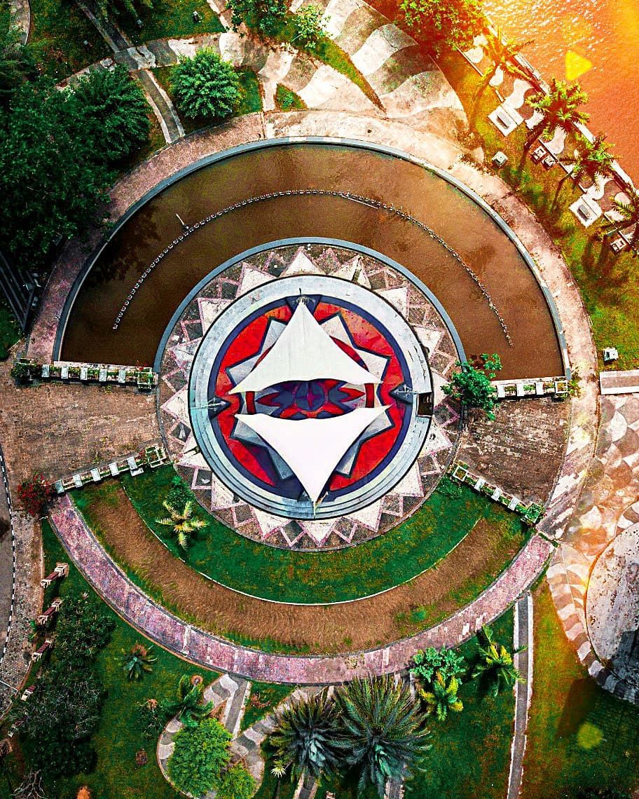 Подорожі з висоти пташиного польоту - фото 1