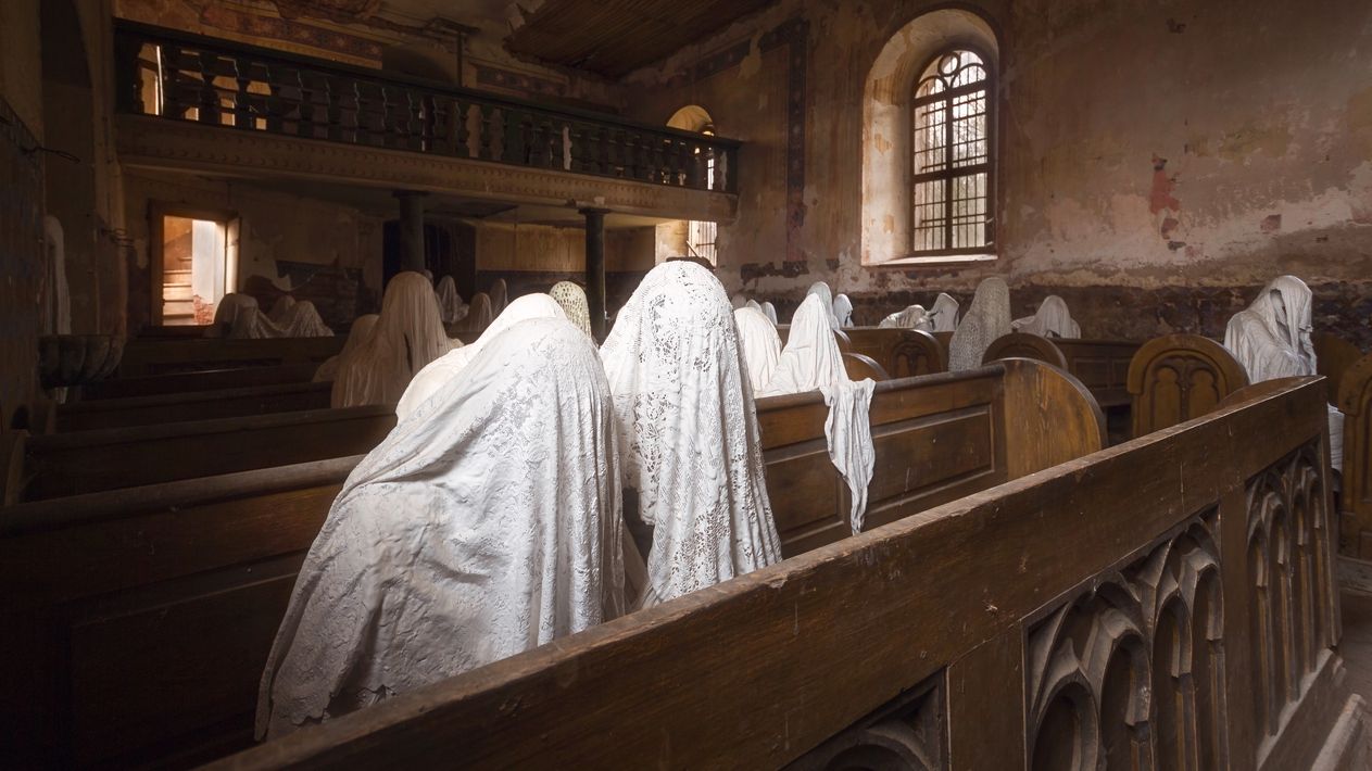 У Чехії стає популярною серед туристів церква з привидами: моторошне відео