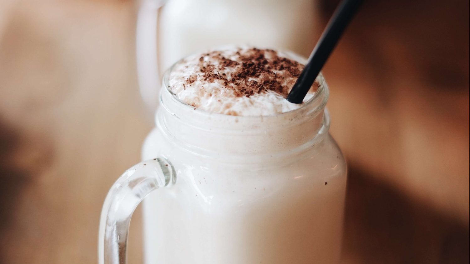 Чому необхідно регулярно пити молоко