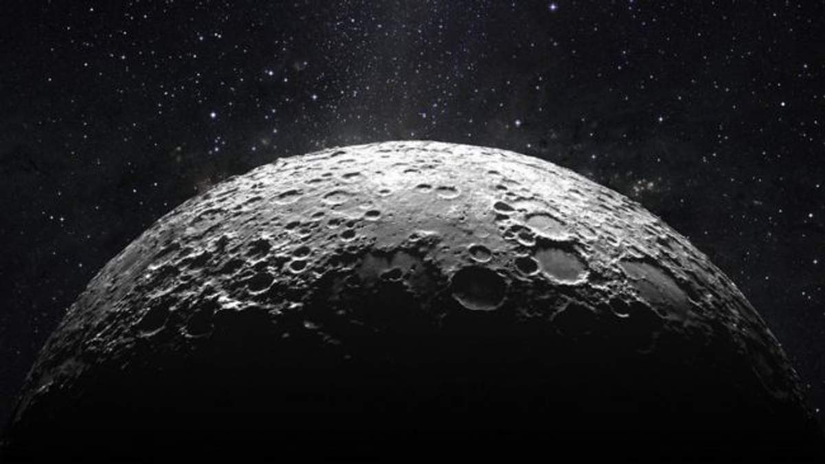 Користувачі Google виявили на Місяці гігантську піраміду - фото 1