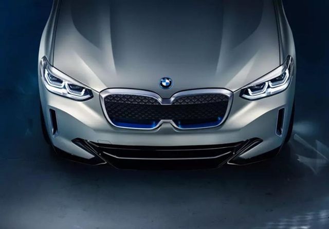 BMW приймає замовлення на неіснуюче авто- фото 274204