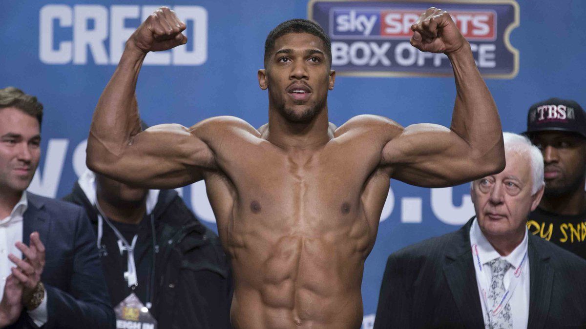 Джошуа попросив фанатів допомогти йому вибрати суперника