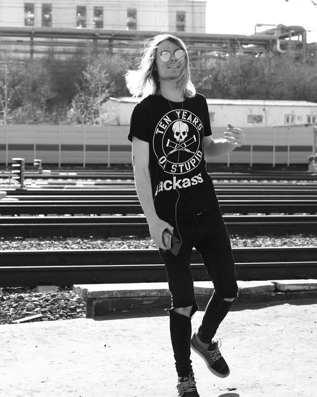 instagram.com/nikulichev_ass - фото 273595