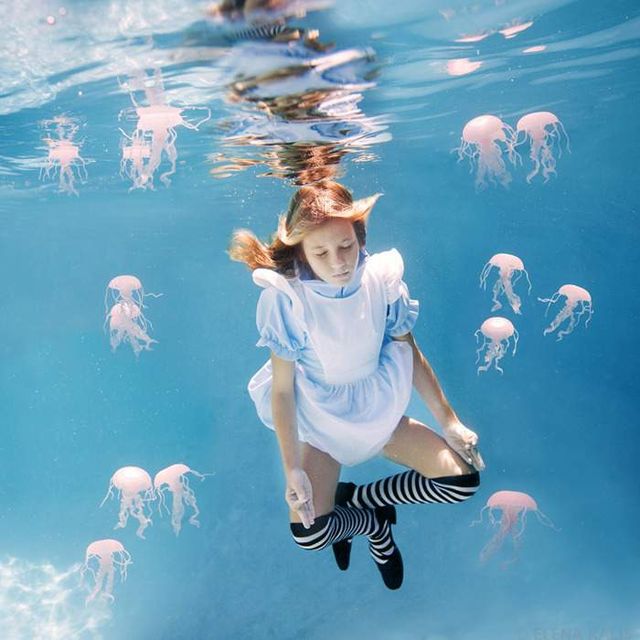 Фотограф створює неймовірні портрети під водою- фото 278239