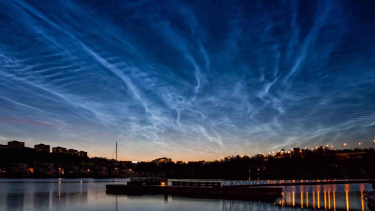 На колір хмар впливає наявність осколків льоду в атмосфері - фото 1