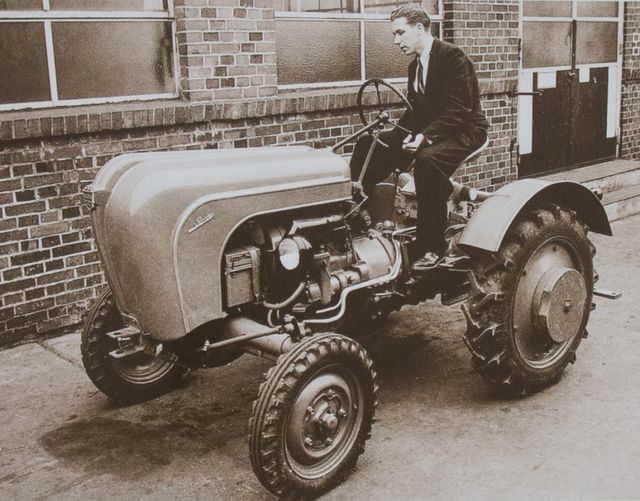 Трактори випускали в 50-60-х роках минулого століття - фото 274794