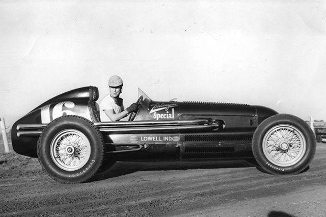 Чоловік створив інопланетний лабіринт з кукурудзи- фото 279212