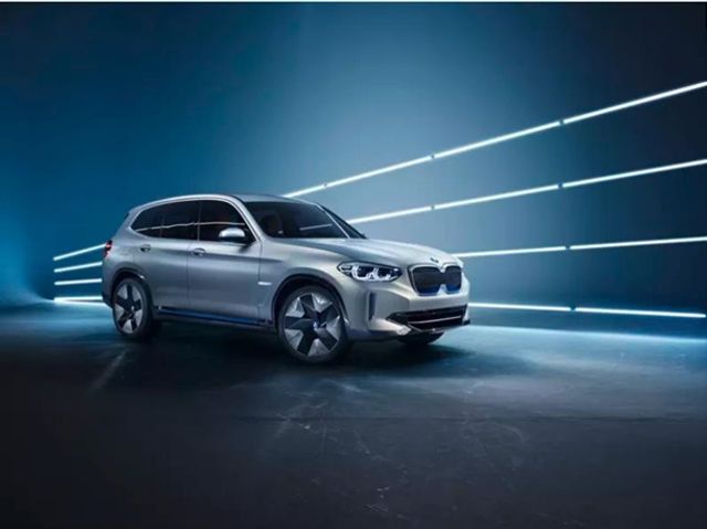 BMW приймає замовлення на неіснуюче авто- фото 274203