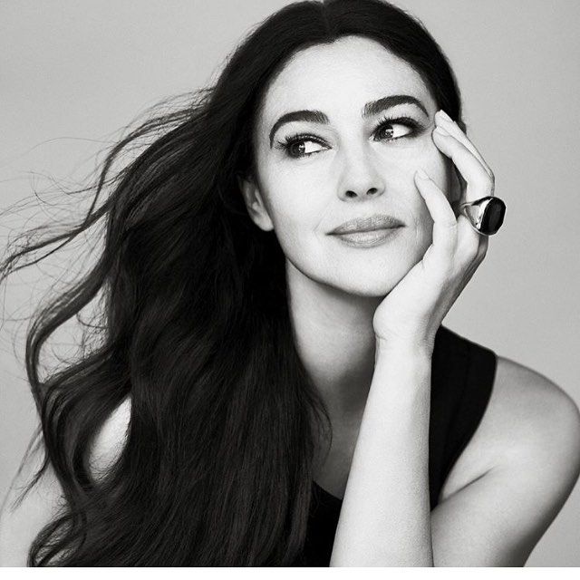 Спокуслива Моніка Беллуччі знову знялася для глянцю