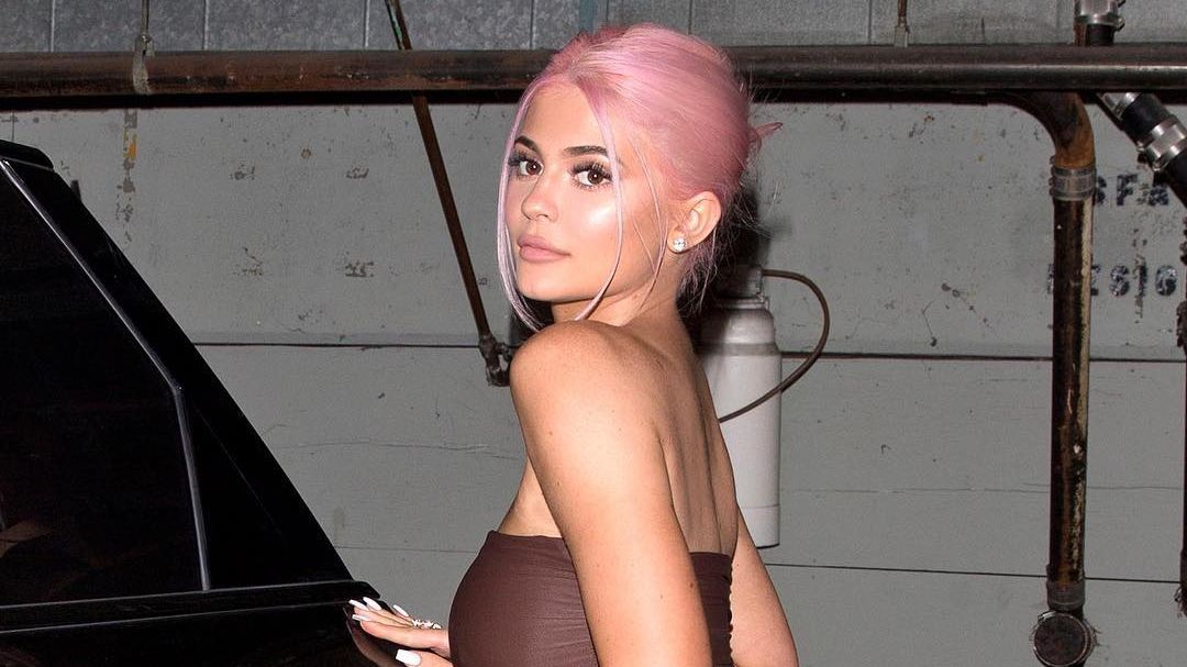 Кайлі Дженнер опублікувала нове фото з донькою, яке підірвало мережу