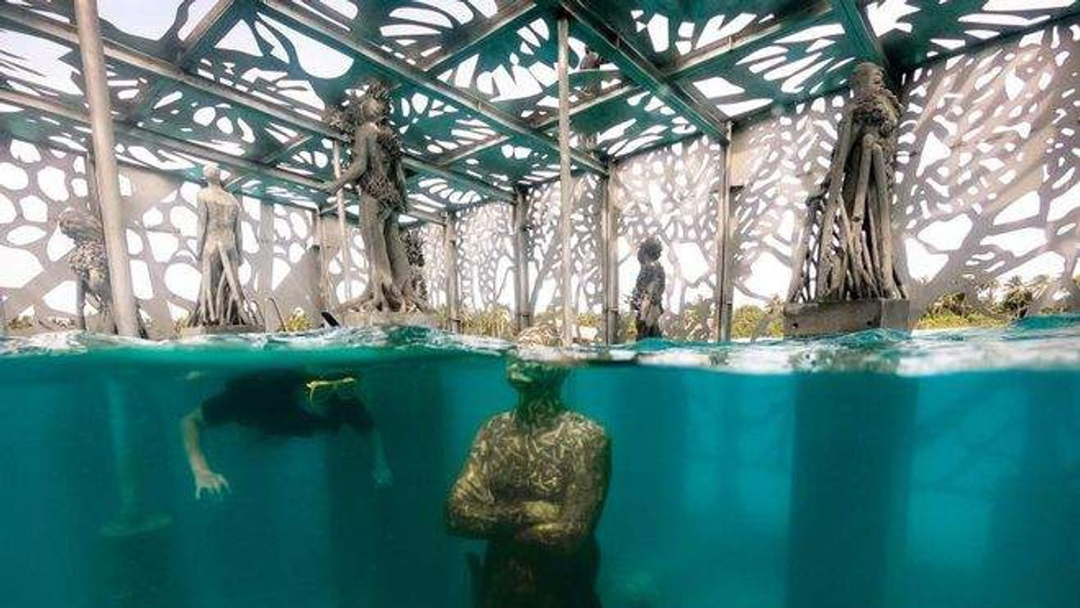 Coralarium є напівзатопленою галерею з майже 30 скульптурами - фото 1