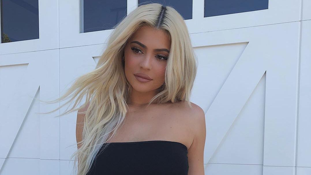 8 мільйонів лайків: фото Кайлі Дженнер з донькою стало хітом мережі