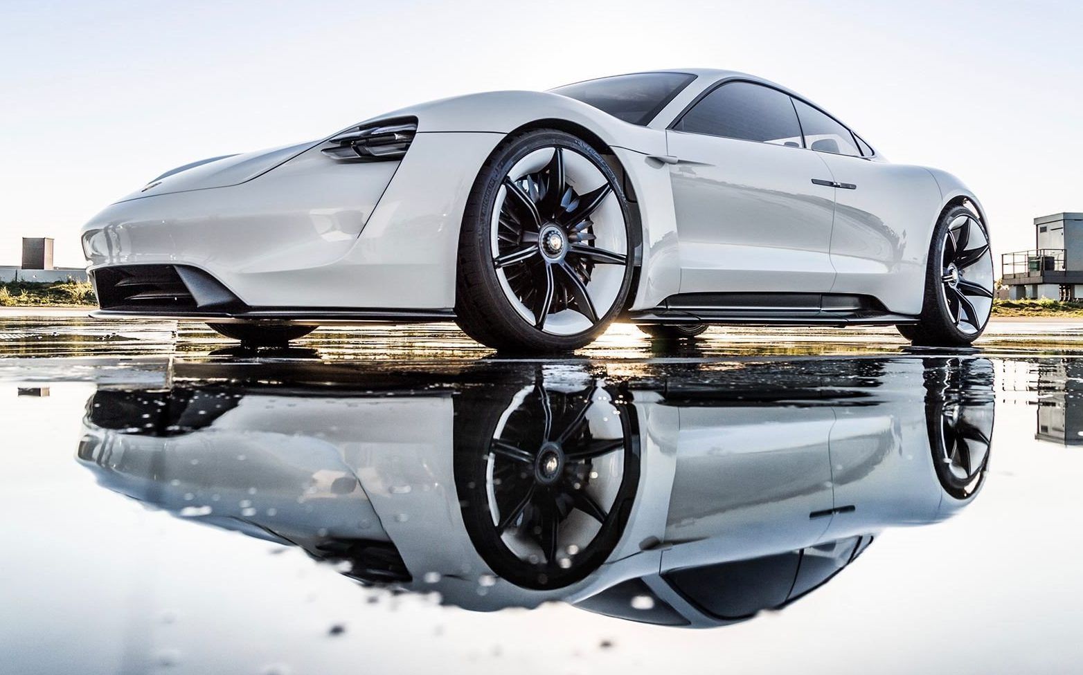 Porsche розробила недорогу швидкісну зарядку для автомобілів