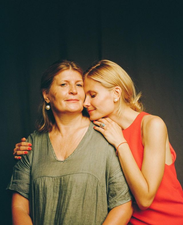 Даша Коломієць показала свою маму - фото 278938