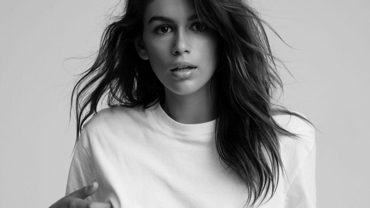 17-річна донька Сінді Кроуфорд похвалилася стрункими ногами