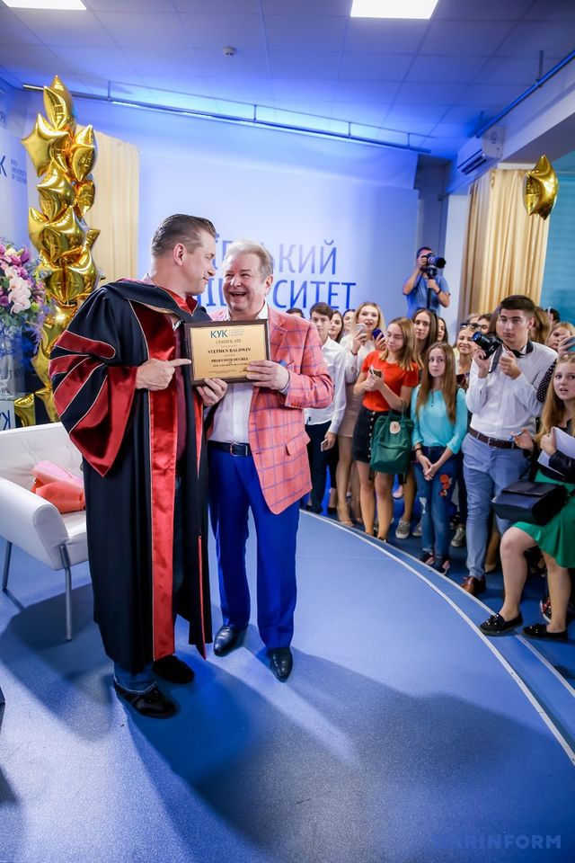 Стівена Болдуіна нагородили званням професора Київського університету культури - фото 277661