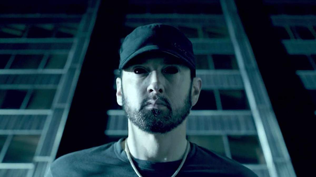 Eminem випустив кліп Fall - фото 1