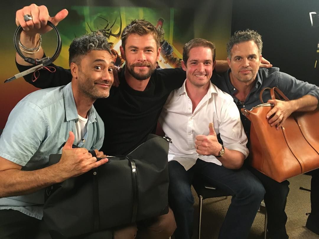 Люди в чорному: перші фото зі зйомок з зірками 