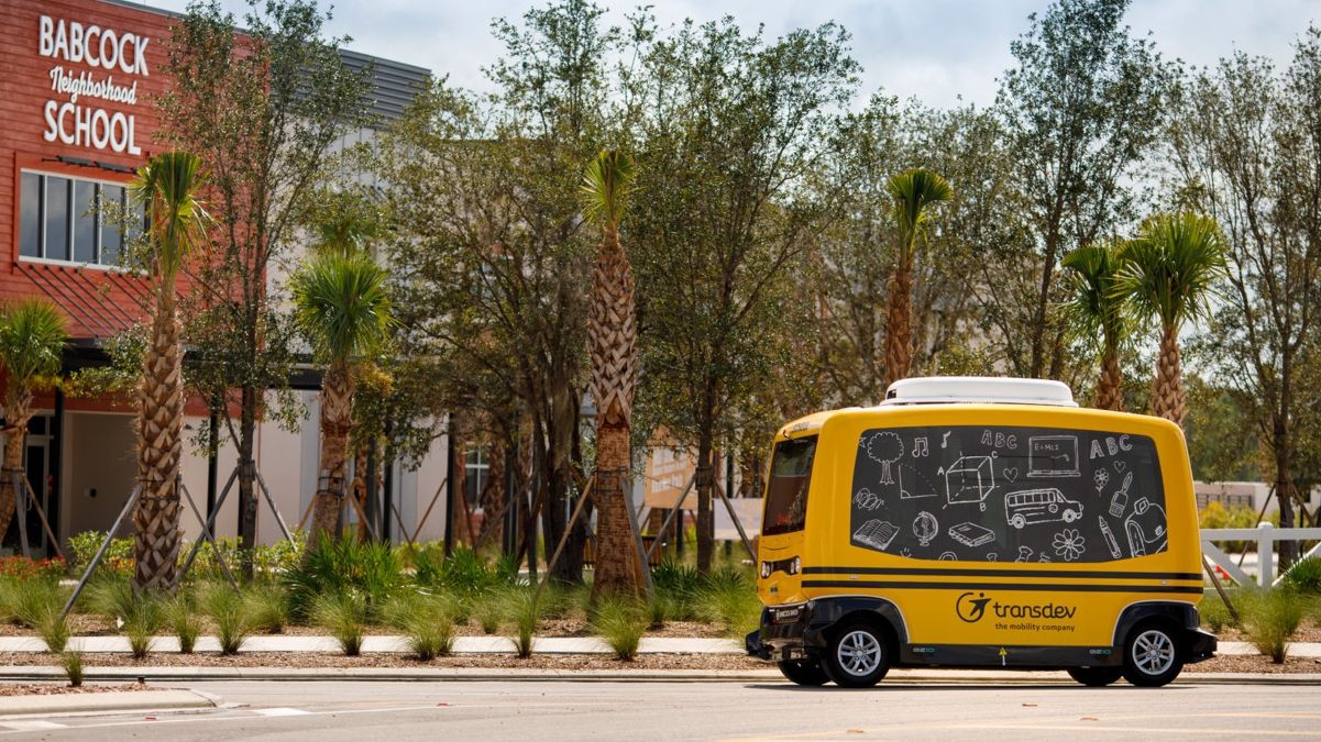 Французька компанія почала тестування безпілотного шкільного автобуса