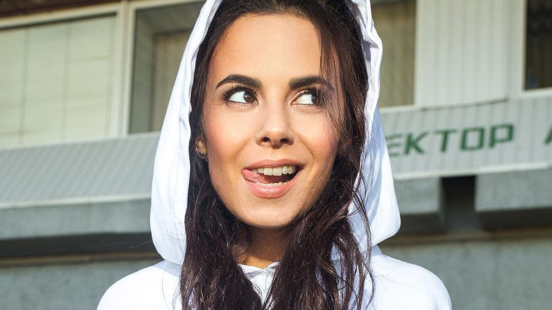 Настя Каменських вразила шанувальників відвертим образом у новому кліпі