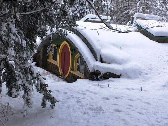 Як виглядає заміський будиночок, про який мріє кожен - фото 279159