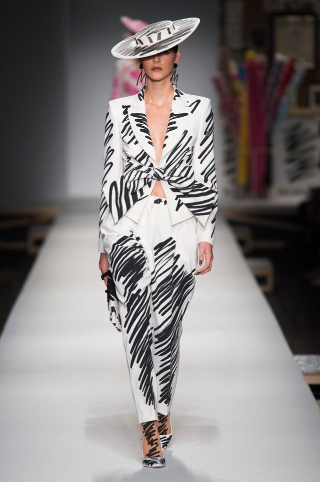 Moschino звинуватили у плагіаті: знайдіть відмінності - фото 278101