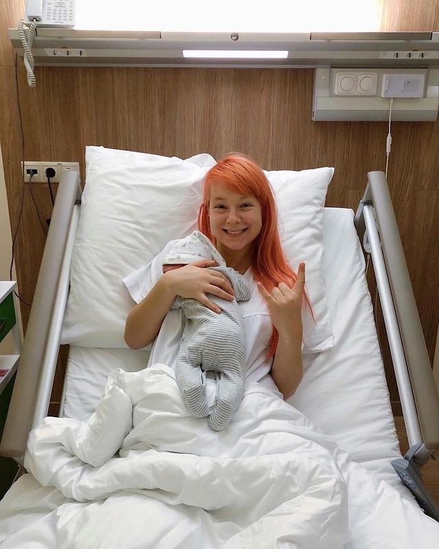 Tarabarova зі своїм маленьким синочком Іваном - фото 276160