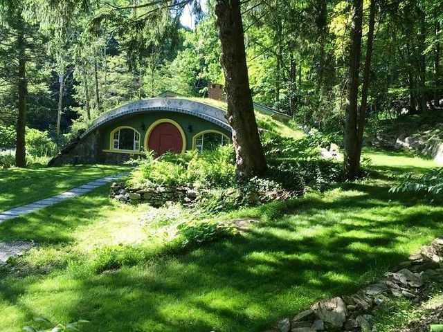 Як виглядає заміський будиночок, про який мріє кожен - фото 279153