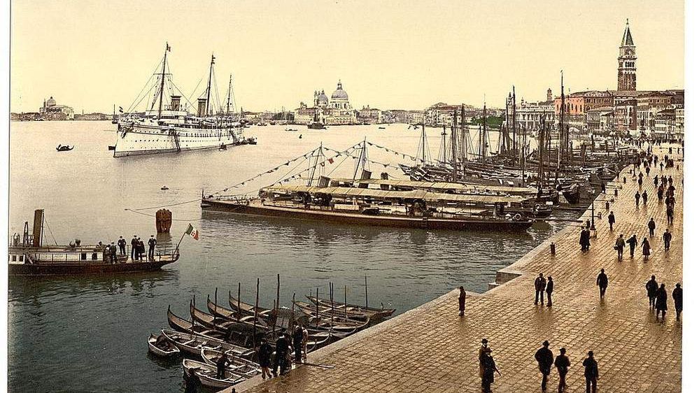 Венецію показали в архівних кольорових знімках