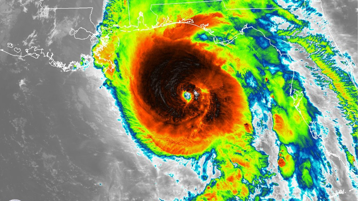 Моторошний ураган Майкл з космосу - фото 1