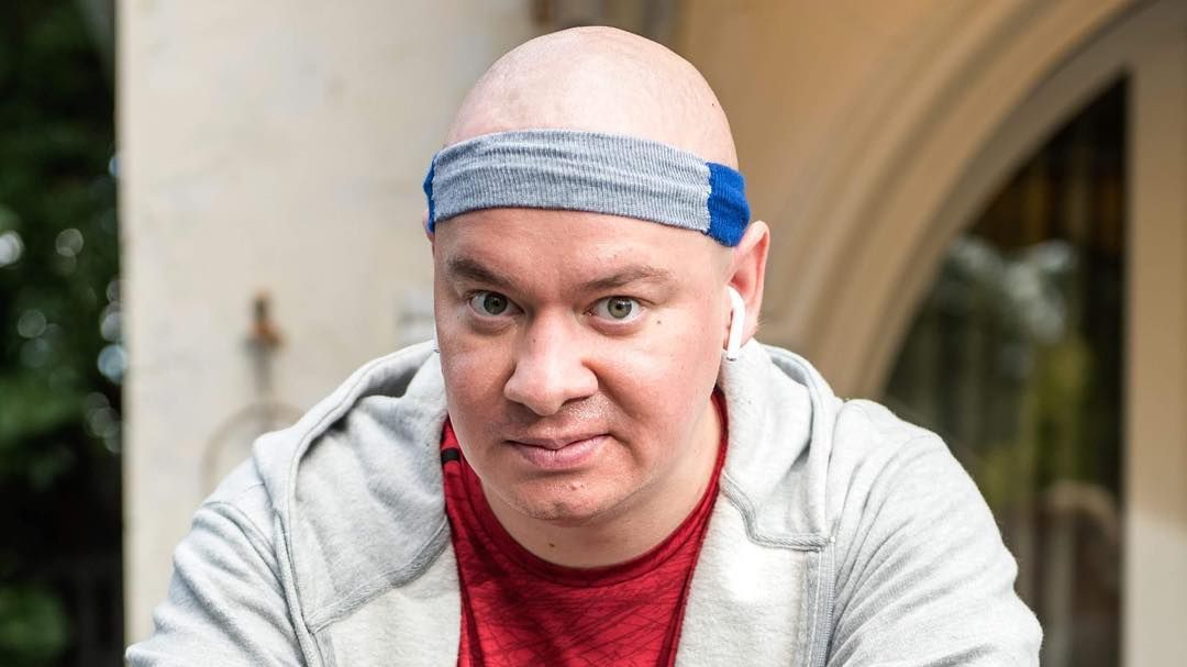 Євген Кошовий показав кумедне відео у стилі науково-фантастичного фільму