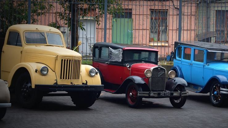У Києві побачили рідкісну раритетну вантажівку