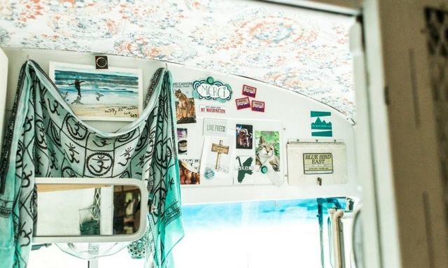 Пара перетворила старий автобус у дім - фото 284177